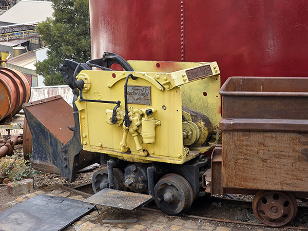 Máquina de extração Eimco Rocker Shovel 12B preservada no Museu Mineiro na Barroca Grande